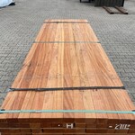 Ca. 78x Angelim Pedra Onderliggers Geschaafd, 45x68mm, lengte 250cm